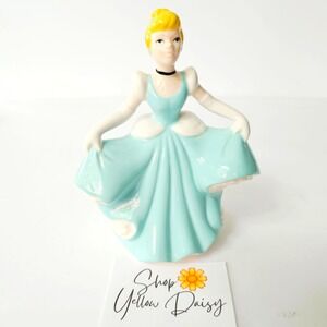 Disney Cinderella Princess Ceramic Porcelain Figurine China‎ - M1108